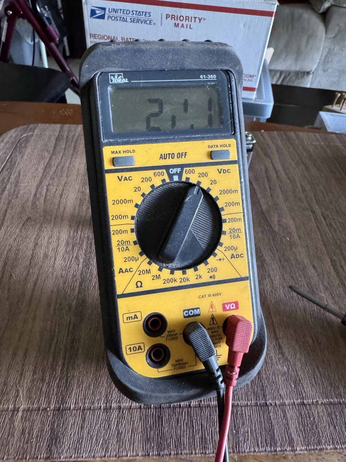 Ideal Multimeter Model 61-360 Contractor-Grade Digital Display Missing 1 Line.