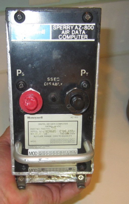 HONEYWELL SPERRY DIGITAL AIR DATA COMPUTER P/N 7000700-955 AZ-800