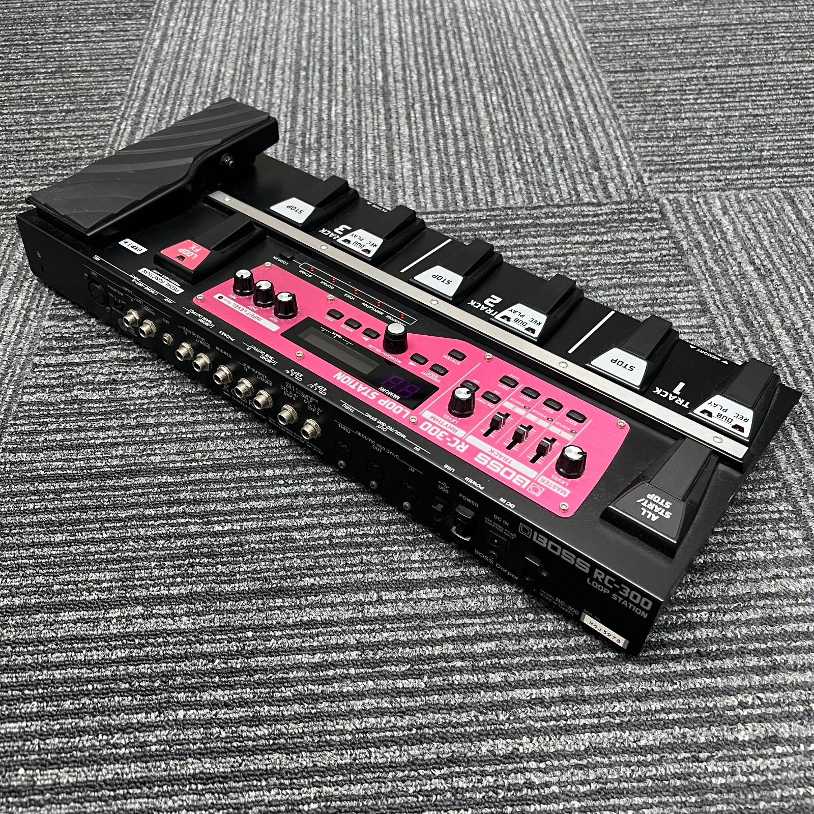 RC-300 Loop Station: Ultimate Looping Effects Processor