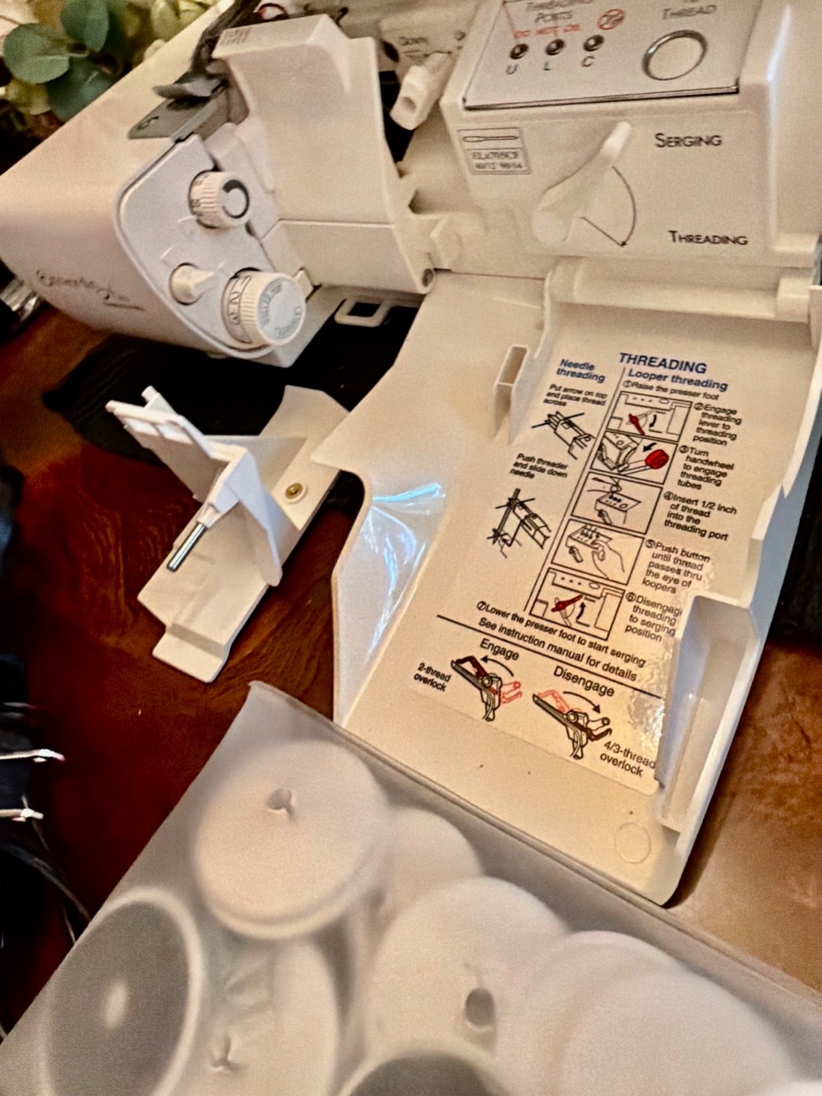 Baby Lock Evolution BLE8W-2 Electronic Serger w/Trolly