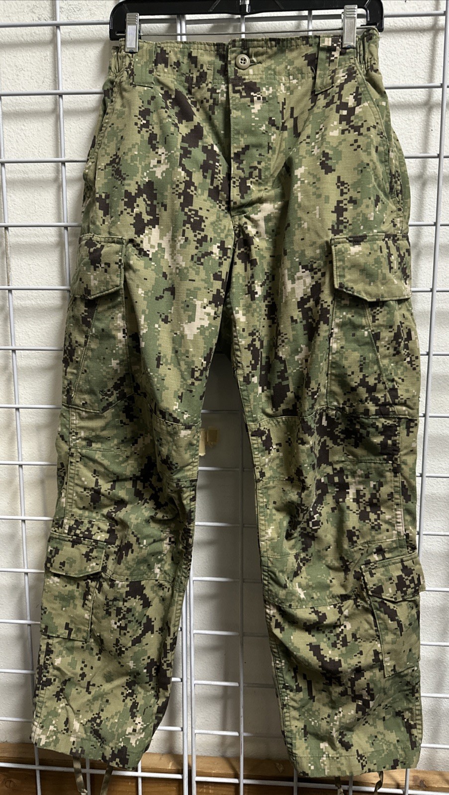 US Navy USN NWU Type III AOR2 Working Uniform Pants Trousers SMALL Short
