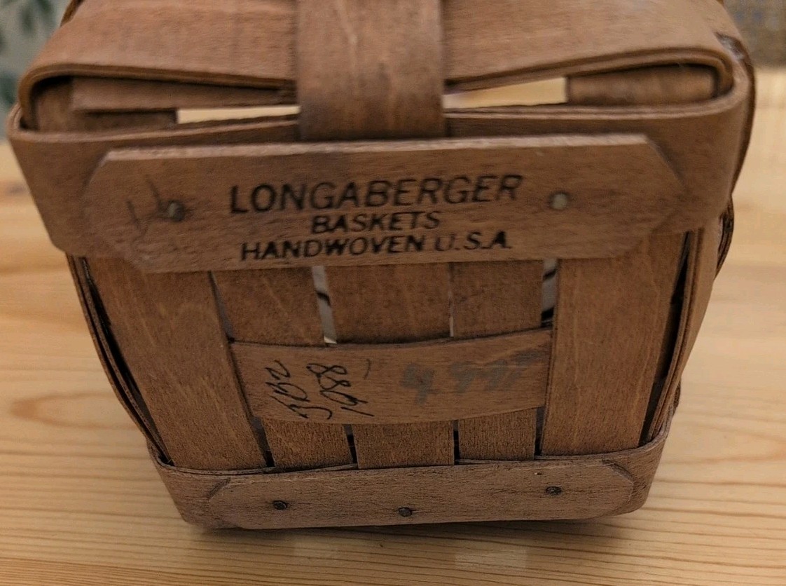 1988 Small Longaberger Fruit Basket with Swing Handle