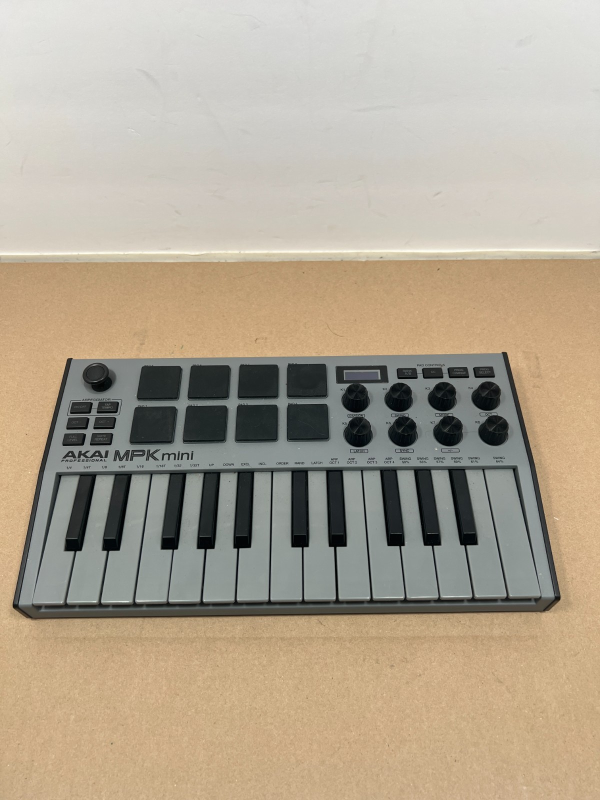 Akai Professional MPK Mini Play MK3 Electronic Keyboard Gray 25-Key Controller