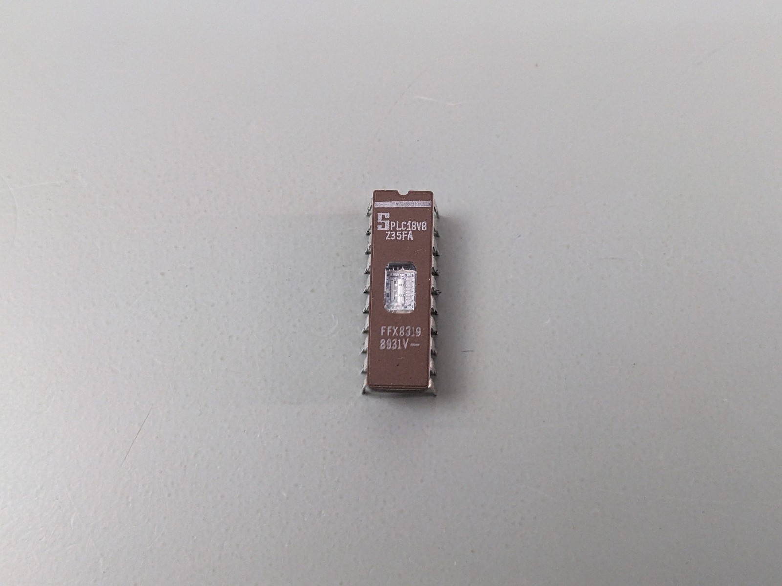 Signetics PLC18V8-Z35FA Erasable Programmable PAL