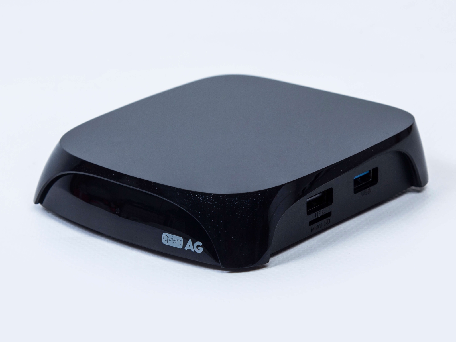 Qviart AG Android 7.0 WiFi 4K IPTV Receiver BLACK