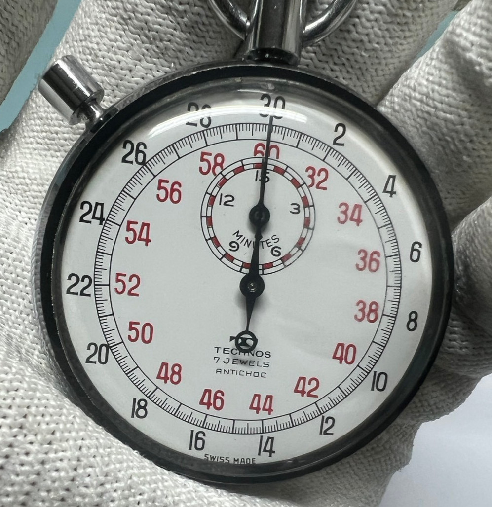 82. Technos stopwatch 7 Jewels antishoc swiss made running