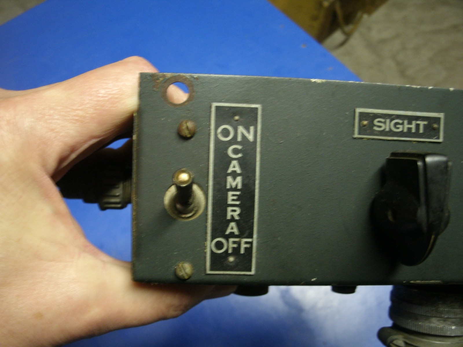 US AIRCRAFT GUN SIGHT - GUN CAMERA SWITCH W.W.II