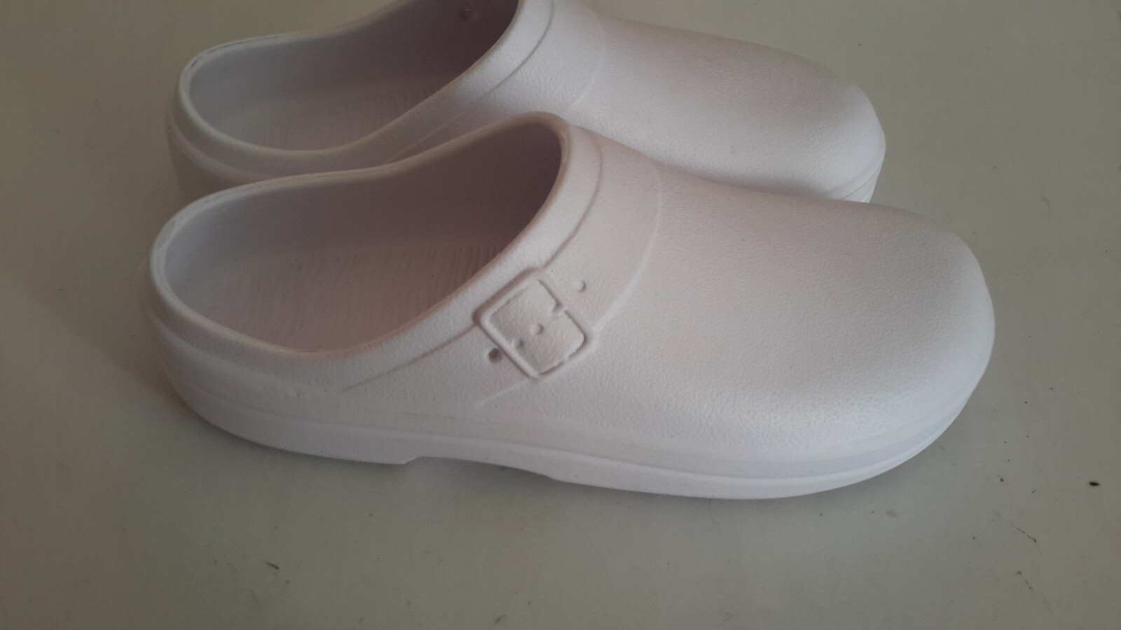 Hello Soho Women Size M7/8 White Rubber Clogs Pre-owned