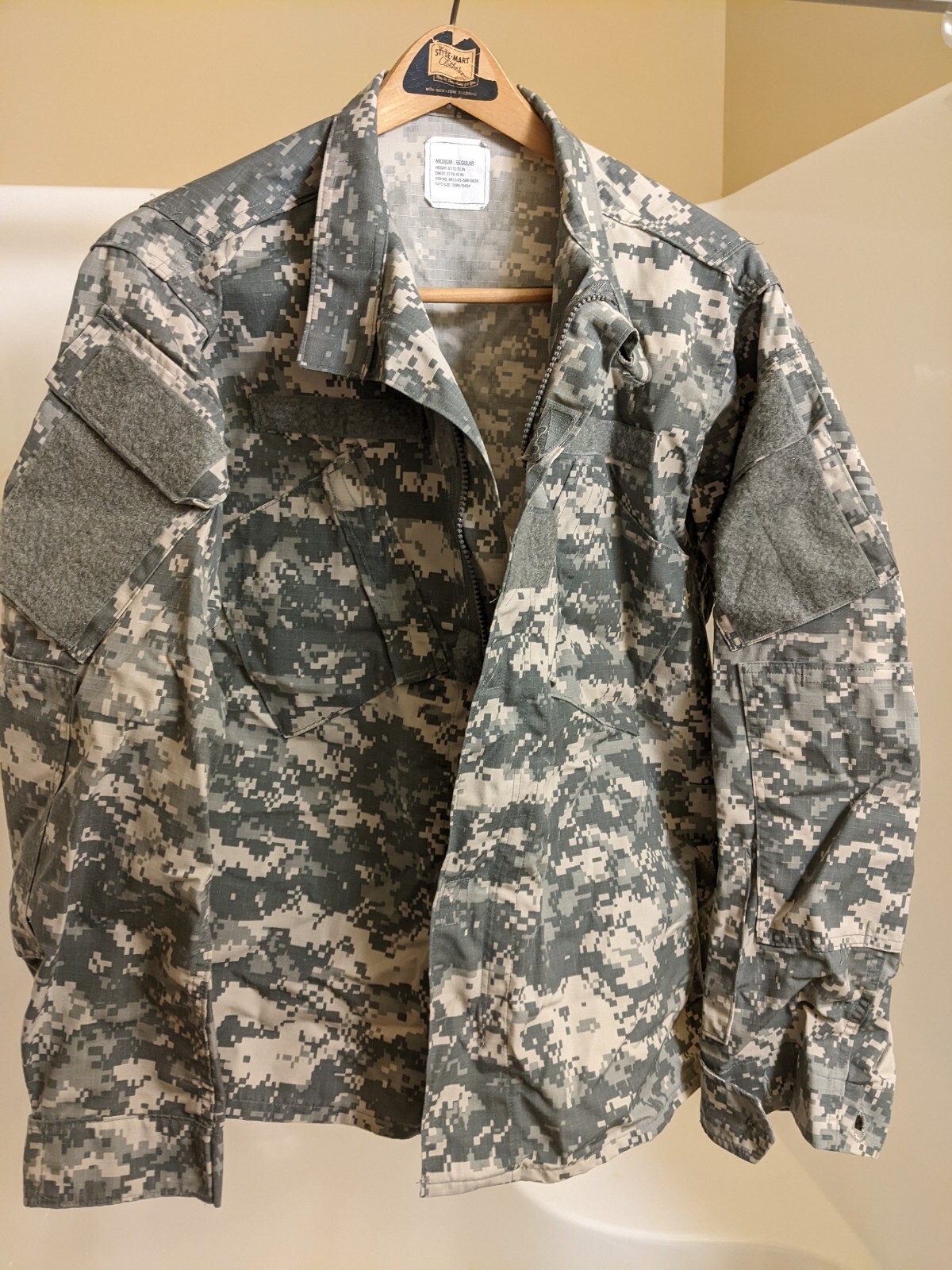 US Army ACU Coat, Jacket, Uniform Top, Shirt Digital Camo Medium-Regular