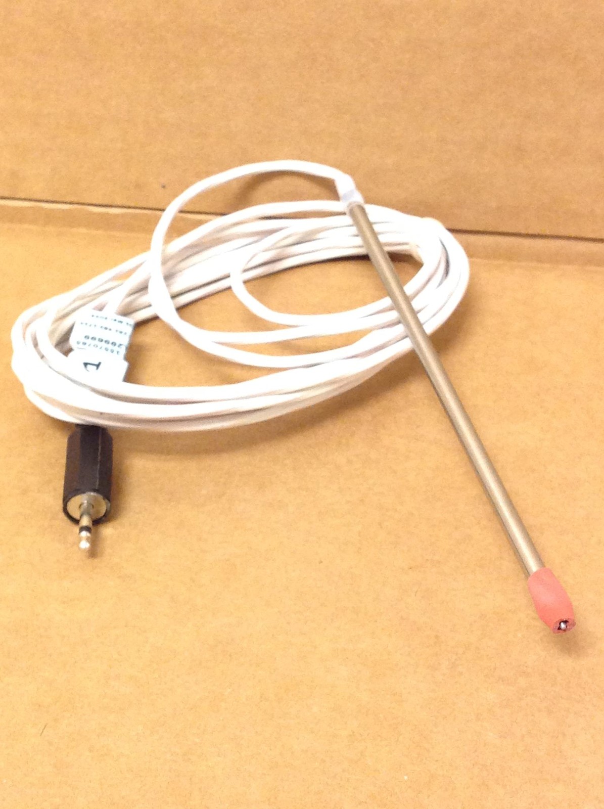 TRACEABLE 6KEA9 High Accuracy Digital Thermometer w/ Probe, WORKING