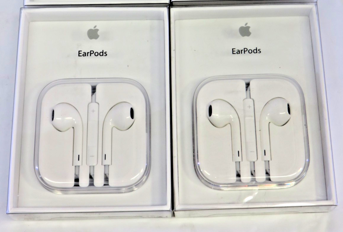 Original OEM Apple iPhone Wired 3.5mm EarPods Headphone MD827LL/A, Lot of 2, NEW