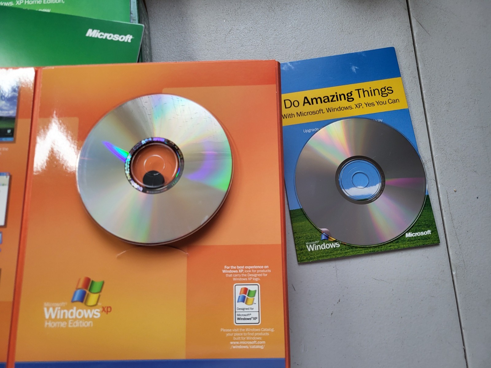 Microsoft Windows XP Home Edition Upgrade 2002 Version Complete Free Shipping