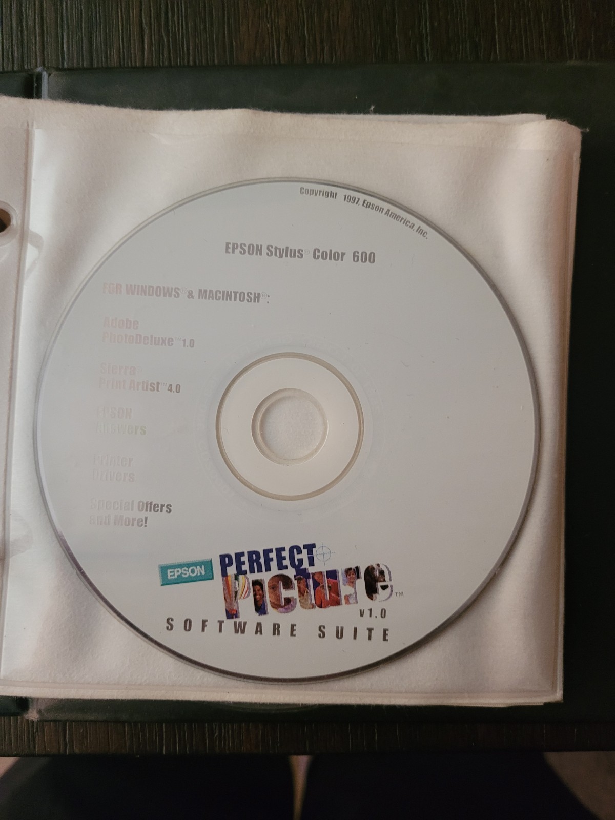 Vintage Gateway Computer Software Storage Binder With CDs Windows 95 Encarta 98