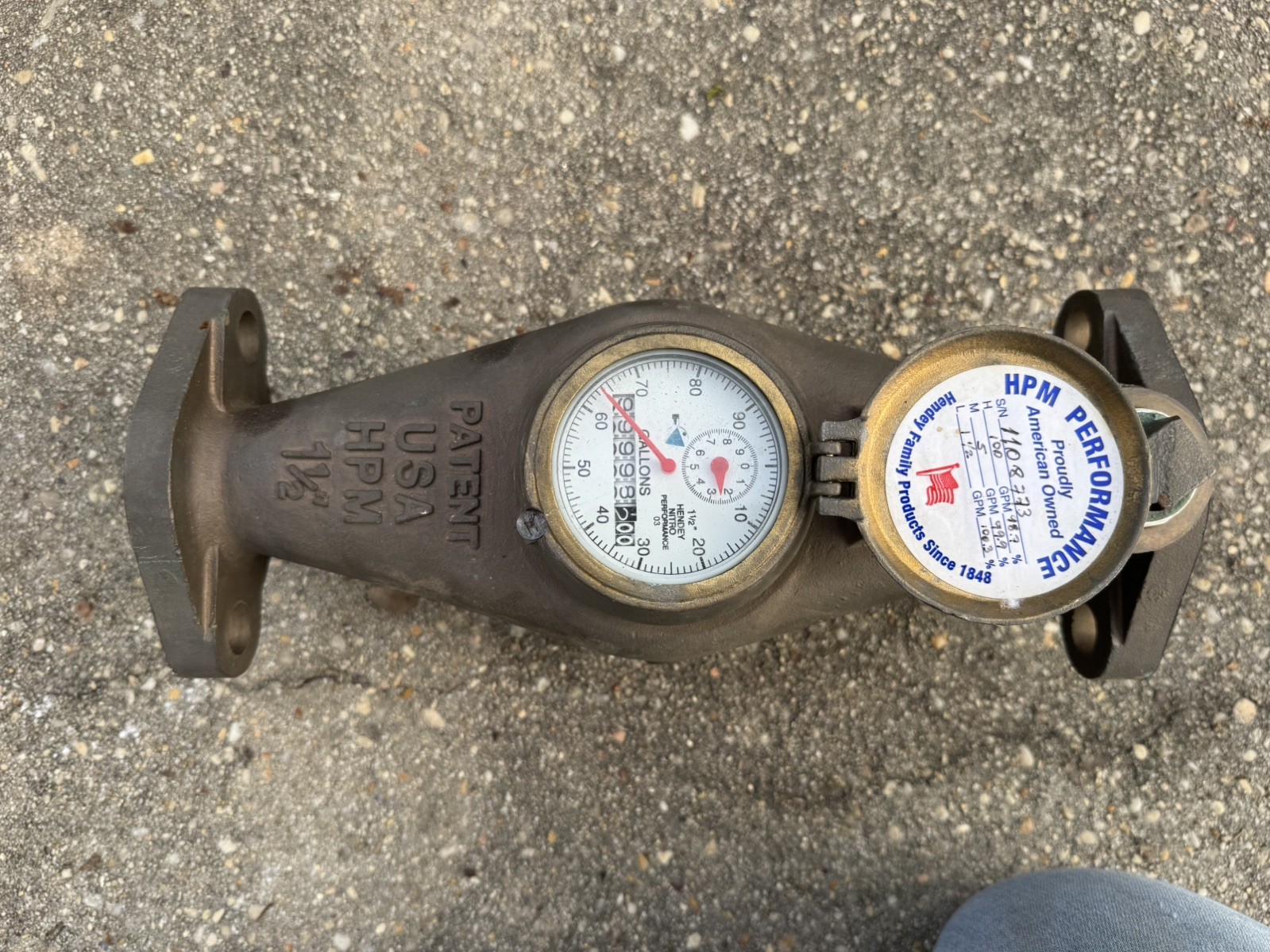 HPM 1-1/2" Water Meter measuring in Gallons + flanges (no Pulse Output)