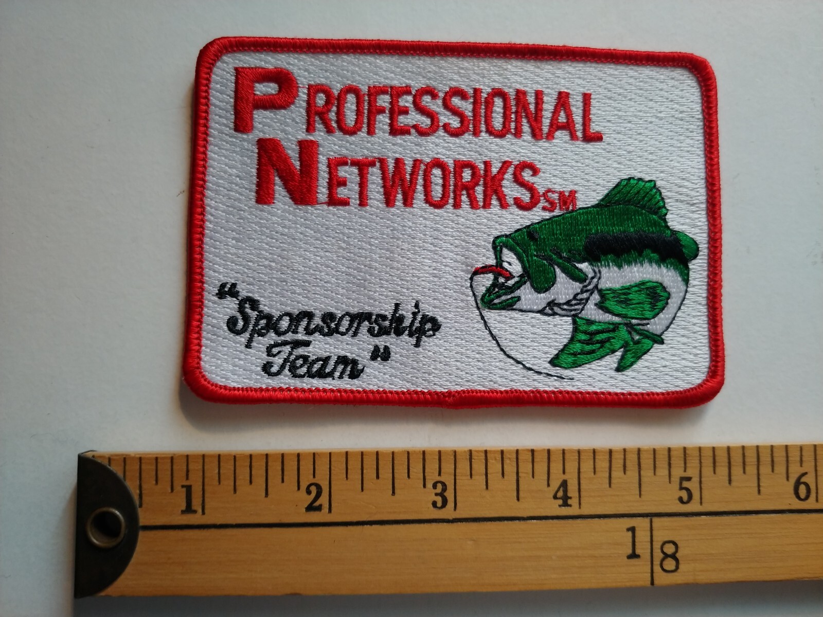 * 80S PROFESSIONAL NETWORKS TEAM FISHING FISHERMAN SPORTSMAN PATCH CREST *