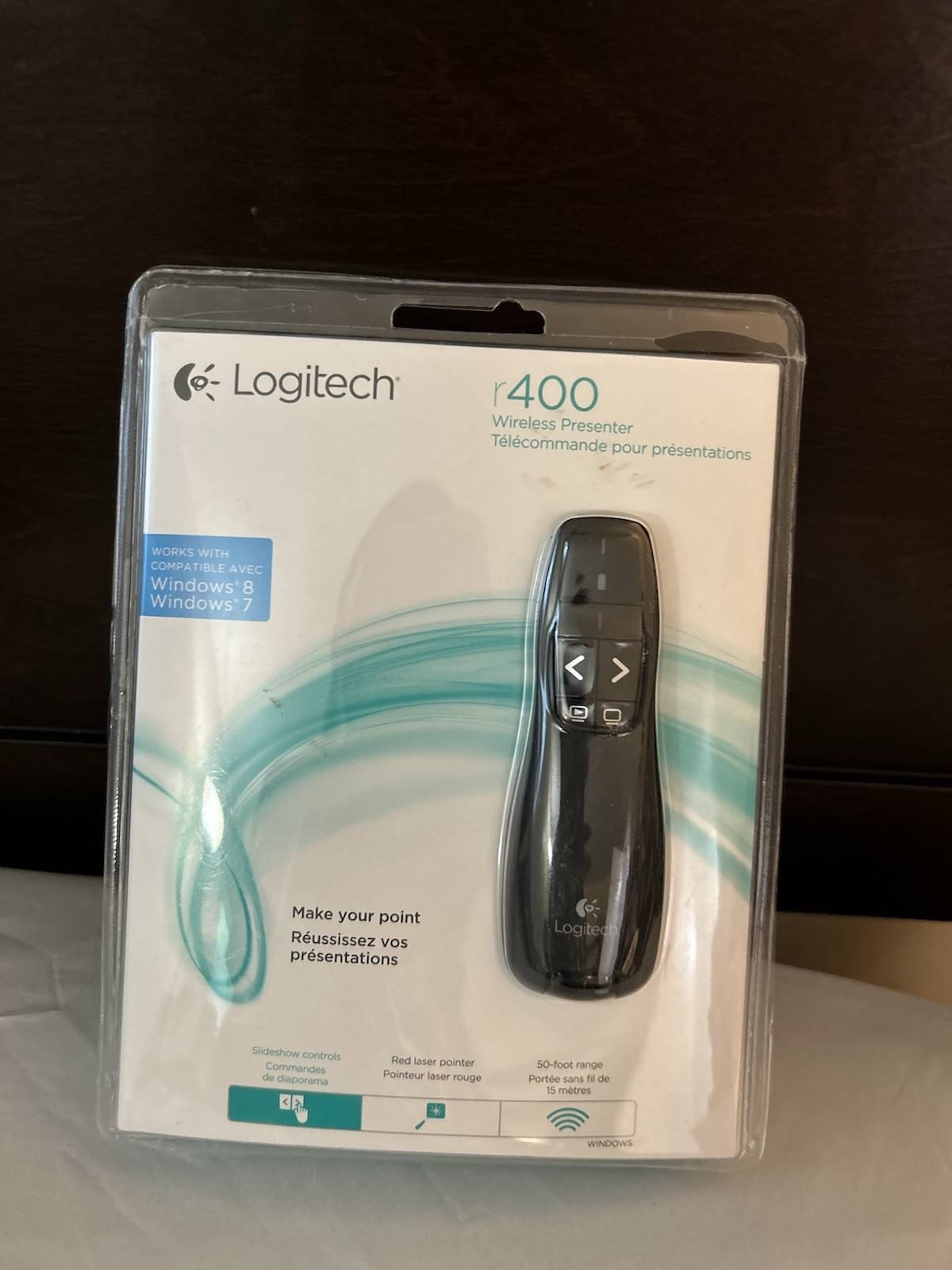 New Logitech Wireless Presenter R400, Wireless Presentation Remote Clicker/Laser