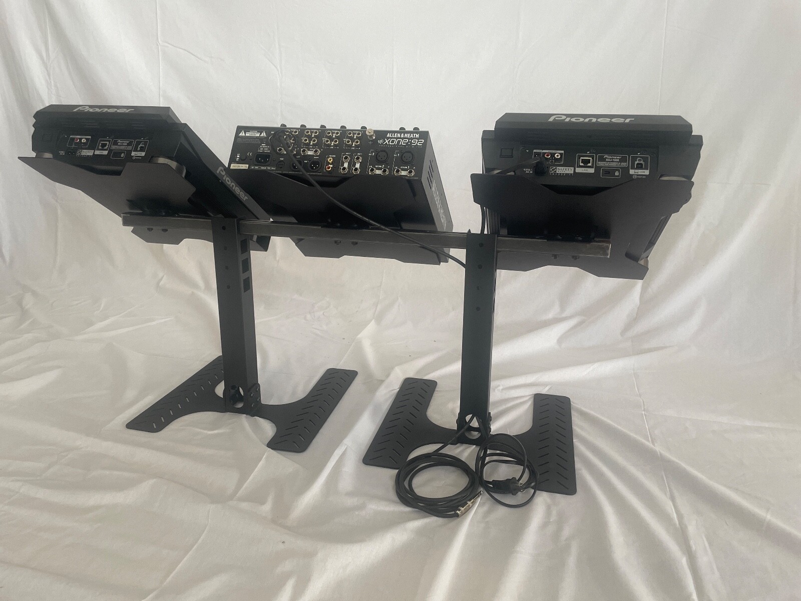 All-in-one Desktop DJ Workstation