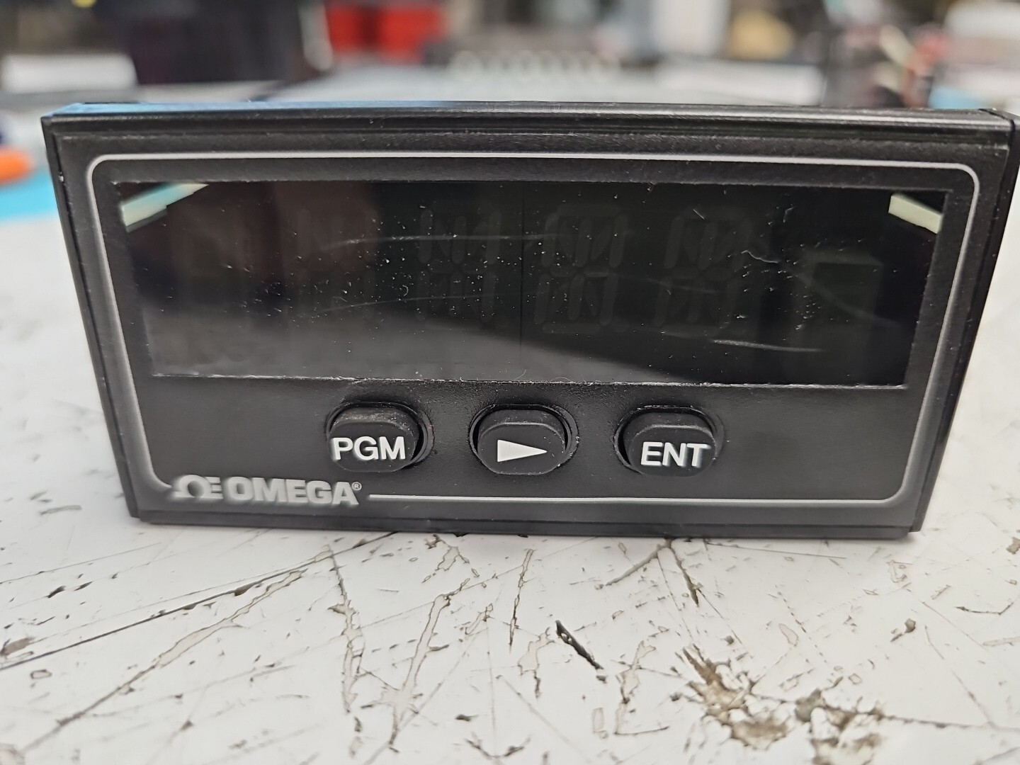 OMEGA DP472-T-C2 115/220 VAC Temperature Input meter