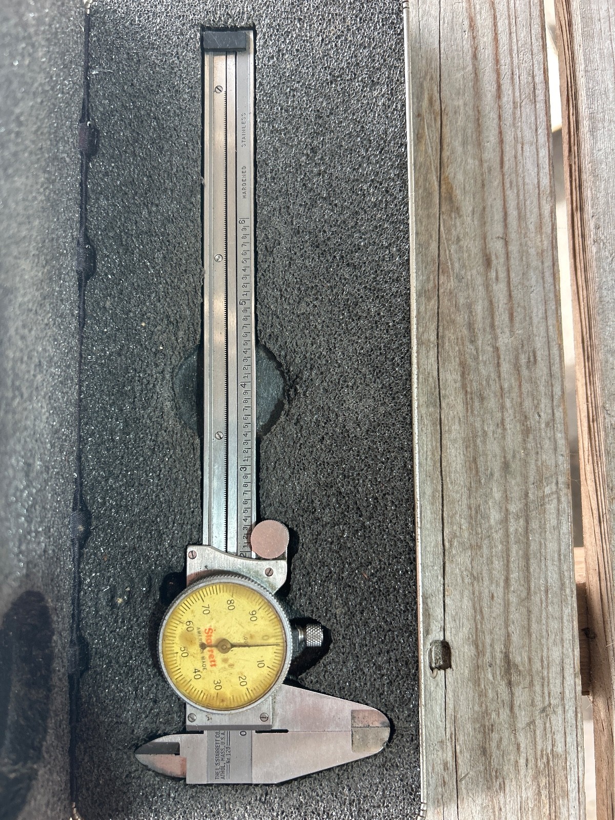 Starrett R120A6 Caliper Measuring Tool - Black