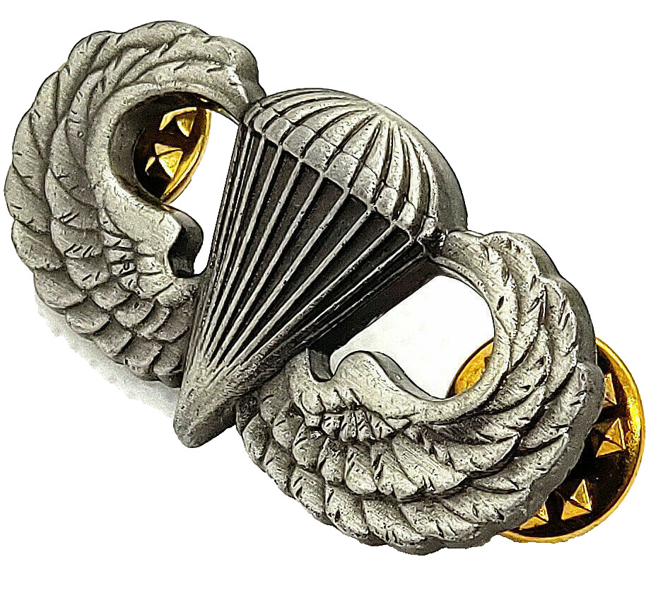 US ARMY Airborne Parachutist Paratrooper Jump Wings Insignia Pin Oxidized Badge