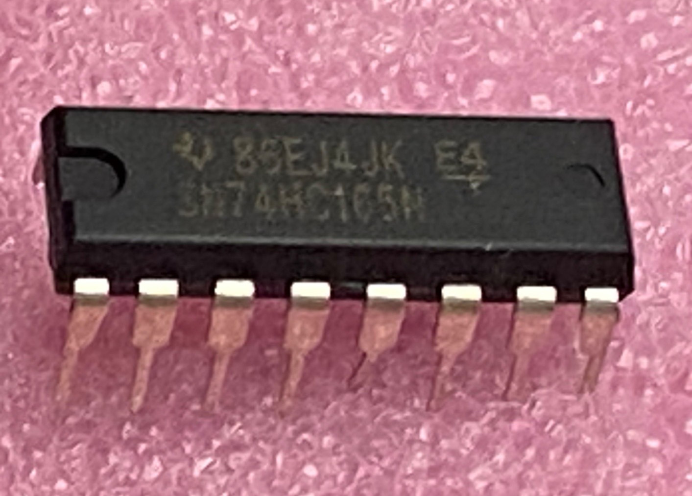 Texas Instruments SN74HC165N 8-bit parallel load shift register Integrated Circu