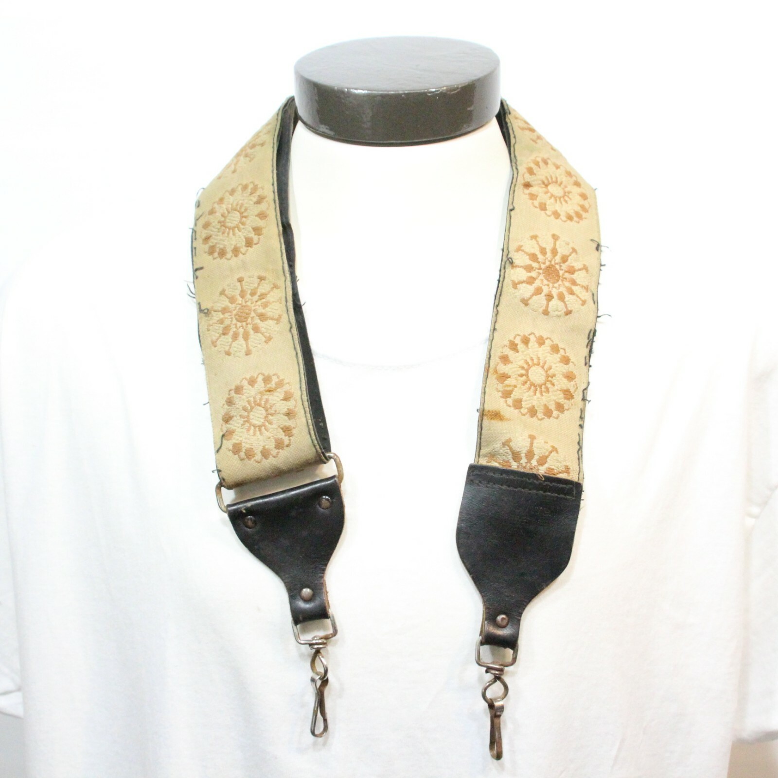Worn Out Vintage Tapestry Honeywell Flower Pattern Tan Brown Camera (S0757-BC)