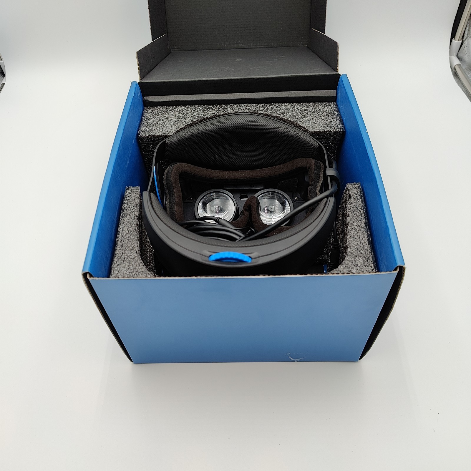 Used Acer Windows Mixed Reality Headset H7001 with Controllers C701