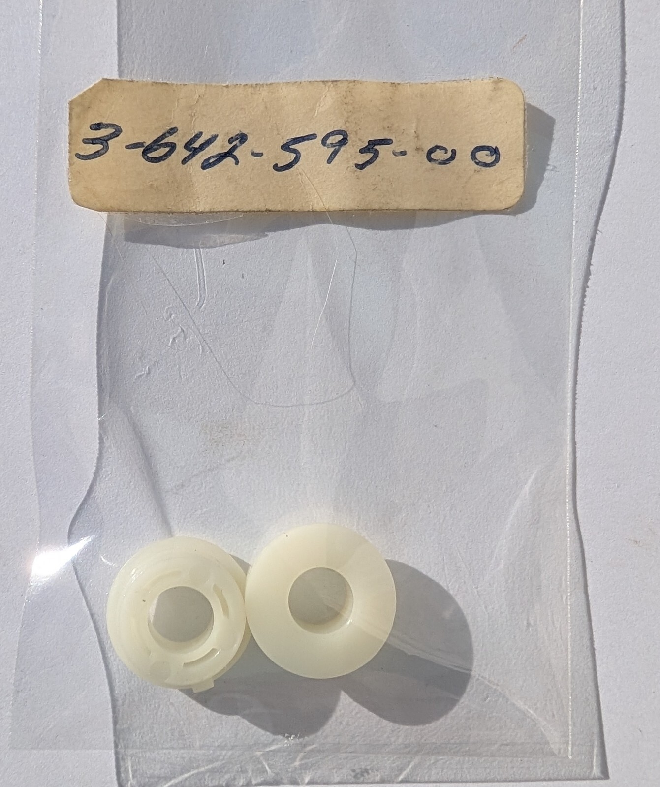 2 each SONY 3-642-595-00 Bearing Retainer Caps for VO-5850, VO-2850, Umatics NOS