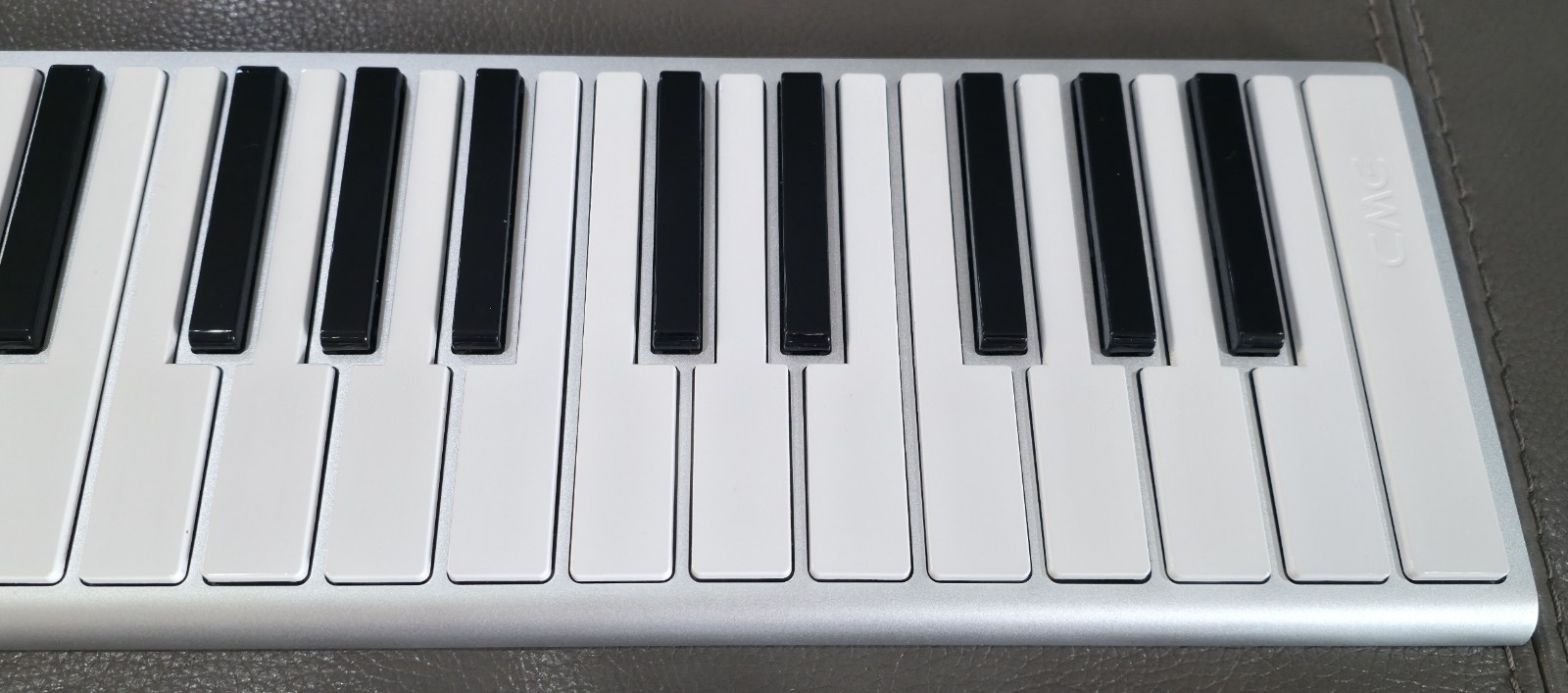 CME Xkey 37-Key USB Keyboard MIDI Controller and Case