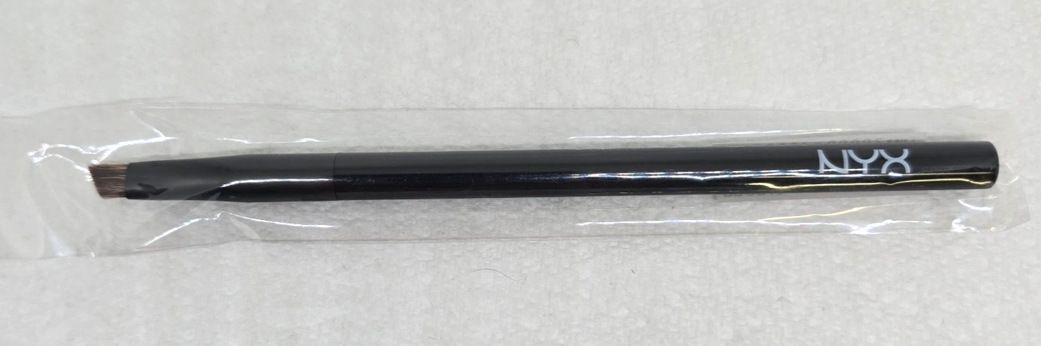 NYX Professional Makeup Angled Brush PROB19 New Sealed