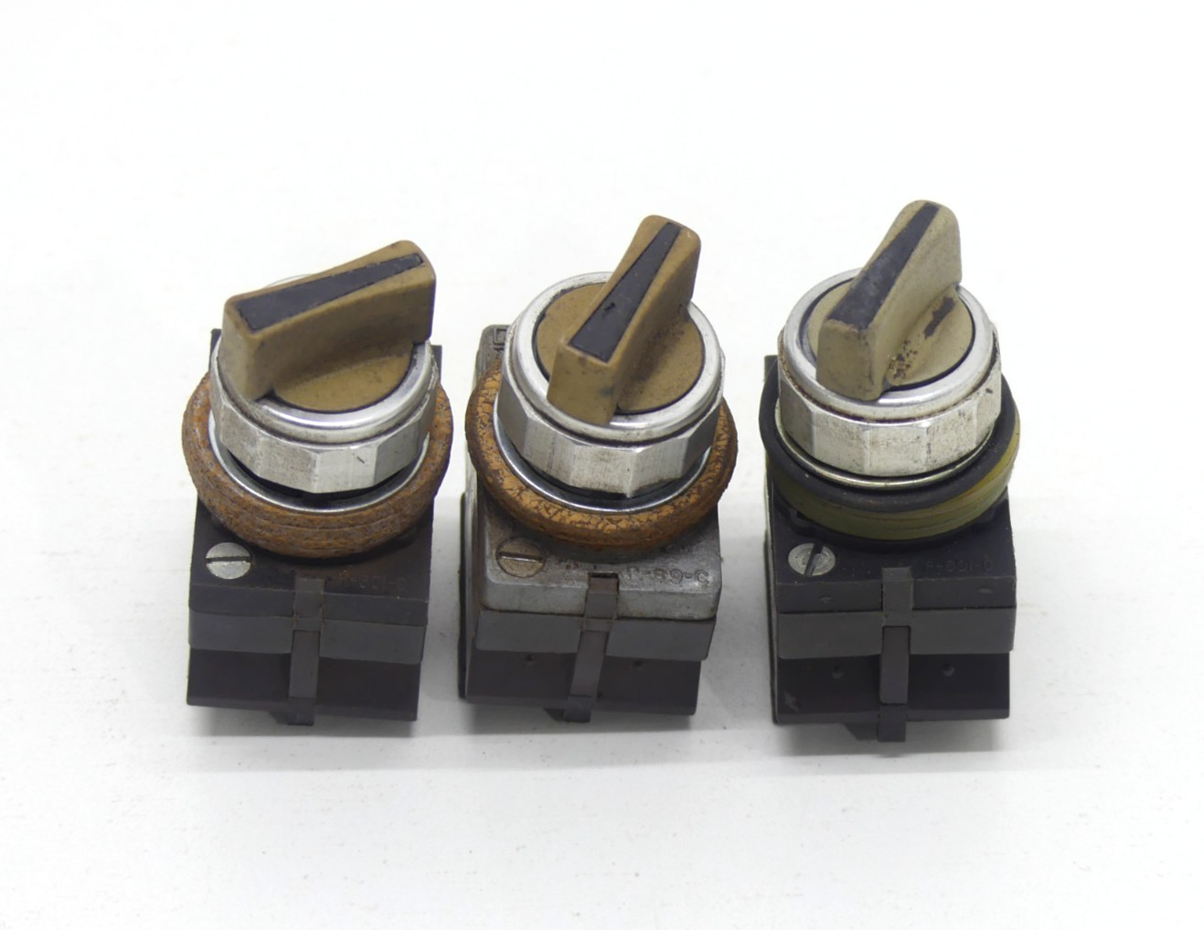 (Set of 3) Gemco 404S2X121 Y A3 Selector Switches