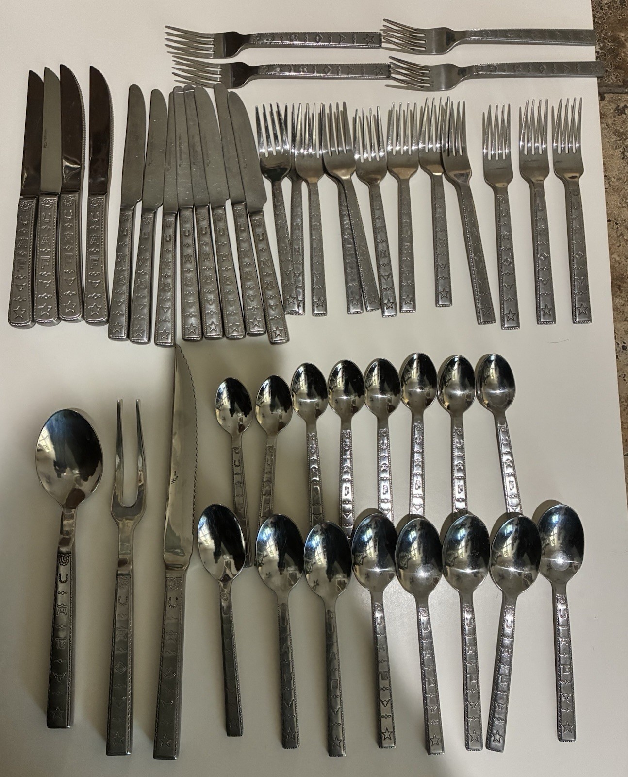 Western Creation Flatware Ranch Brands Serves 8 + 4 steak Knives & Serving Set
