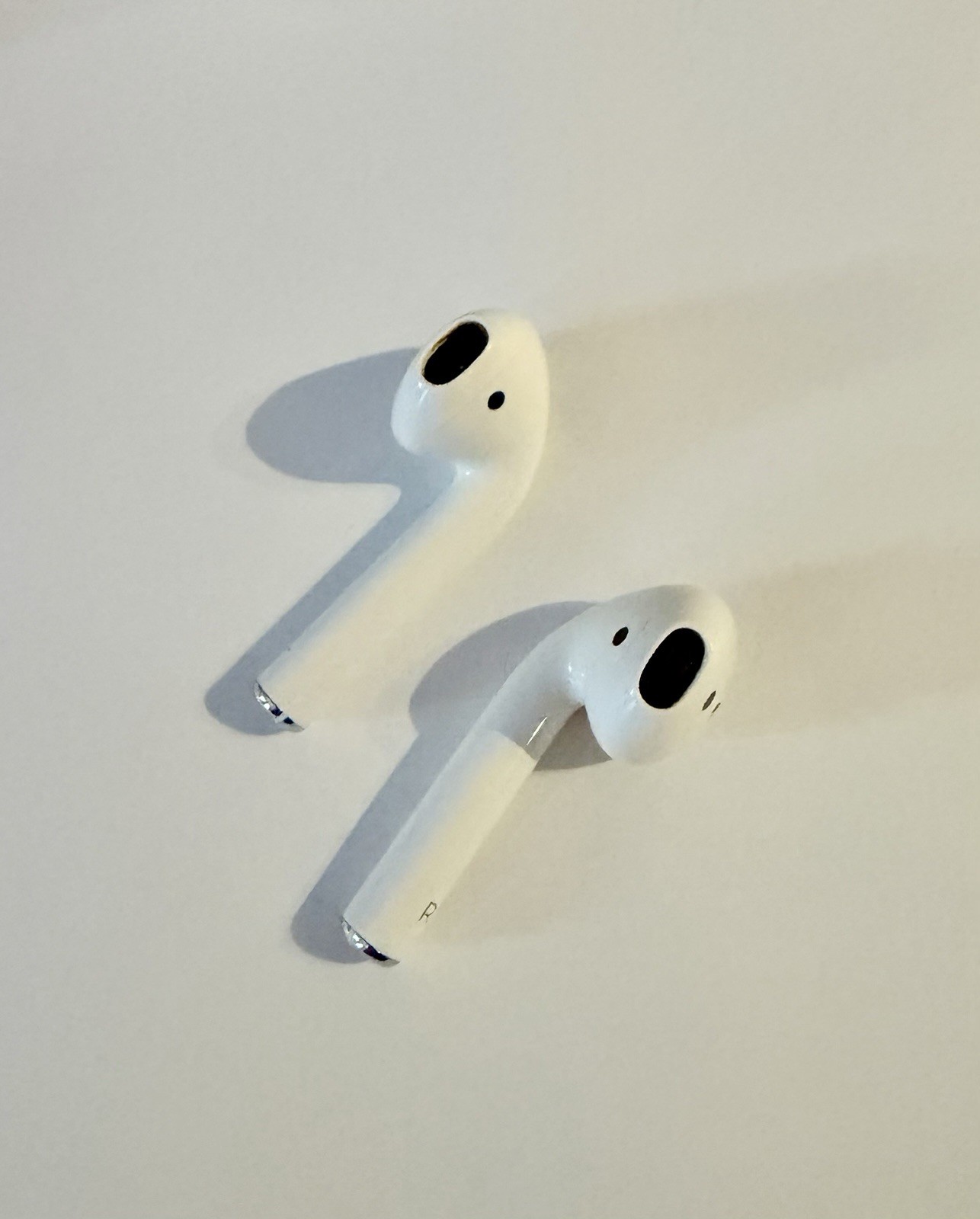Apple AirPods 2nd generation In-Ear Bluetooth Headset w/ Wireless Charging+cable
