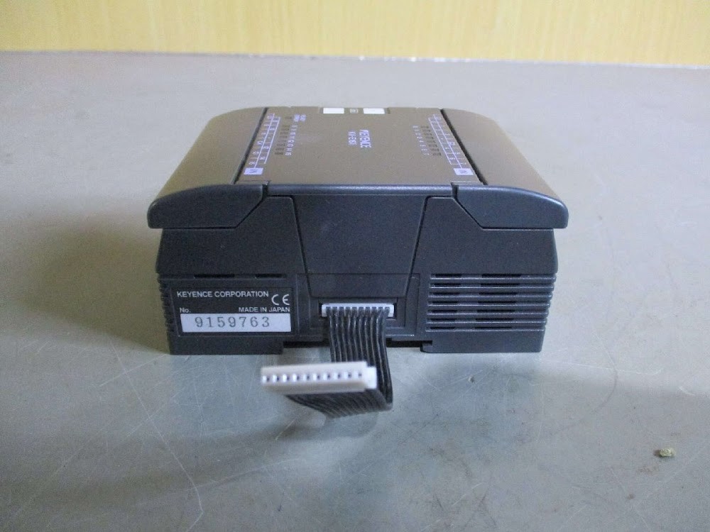 KEYENCE KV-E16X PLC with Built-in Display Function Controller USED #6