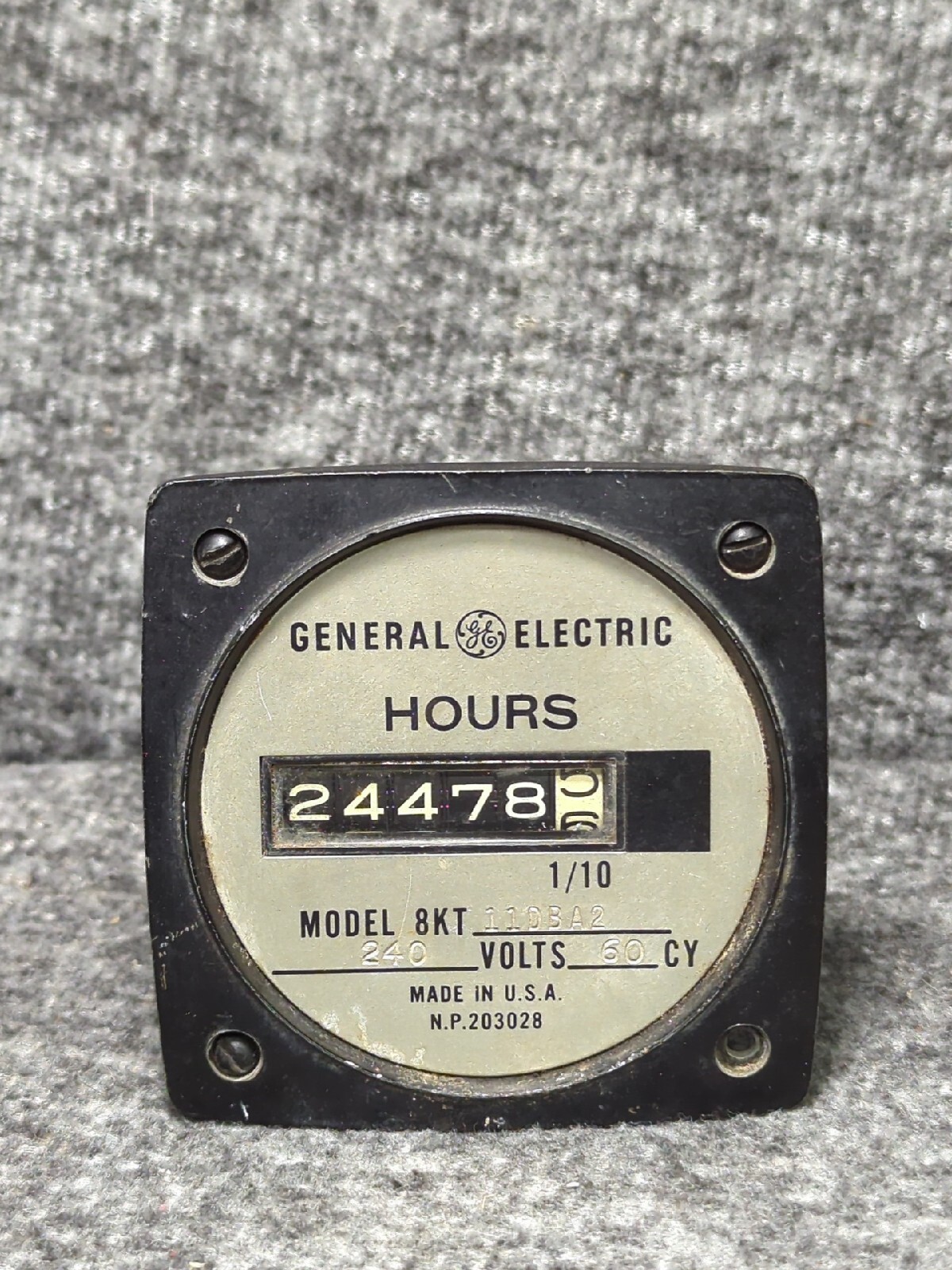 VINTAGE RARE GENERAL ELECTRIC APPEARANCE - HOUR METER/ODOMETER MODEL 8KT11DBA2