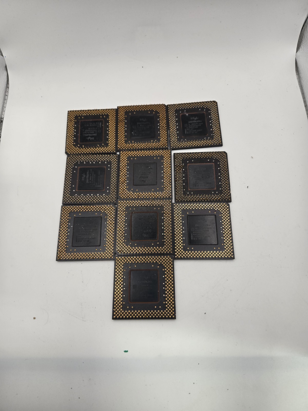 Lot of ( 10 ) HIGH YIELD INTEL PENTIUM AND CELERON  CPU For Gold Recovery