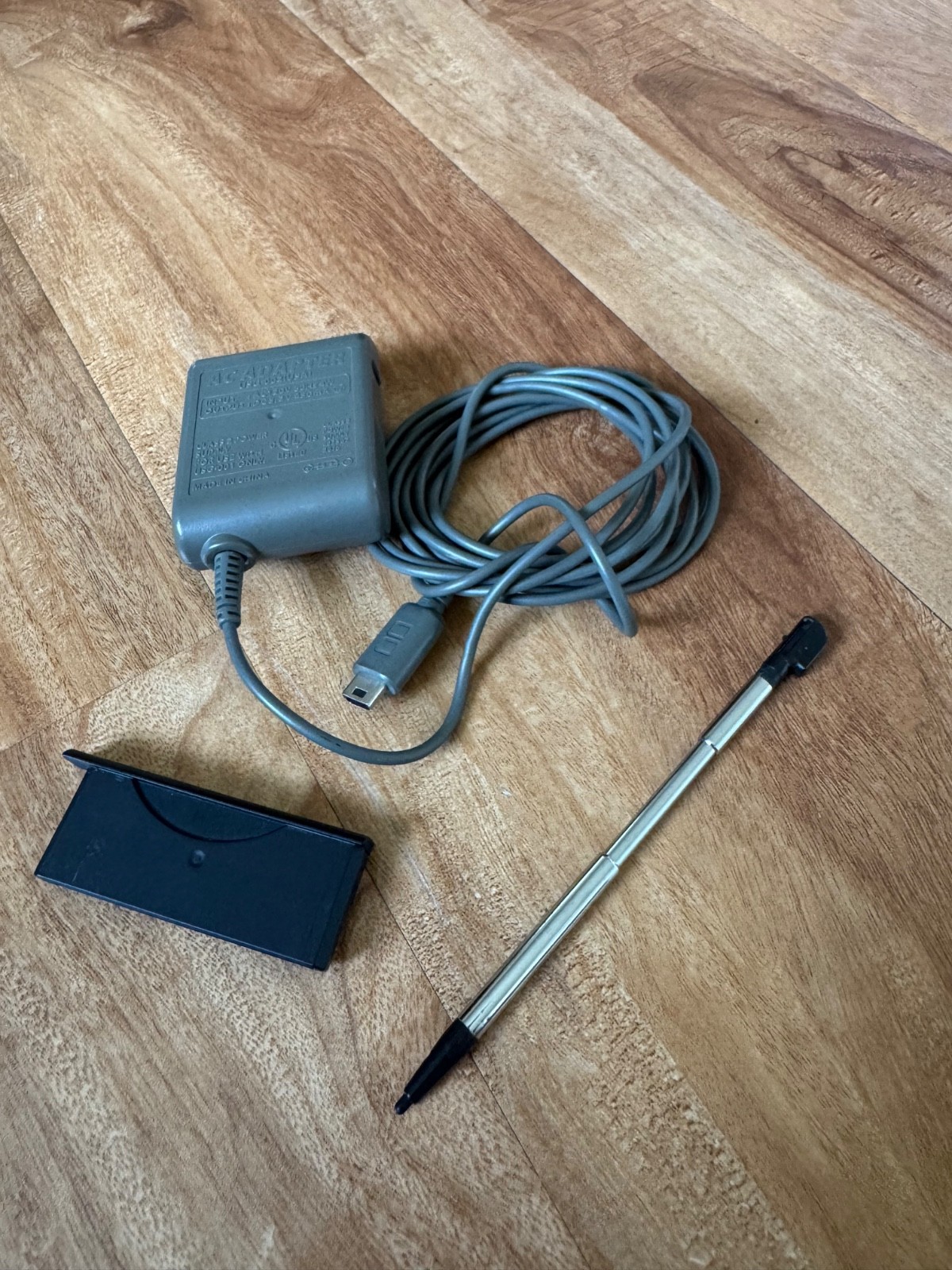 Nintendo DS Charger + Stylus Accessories