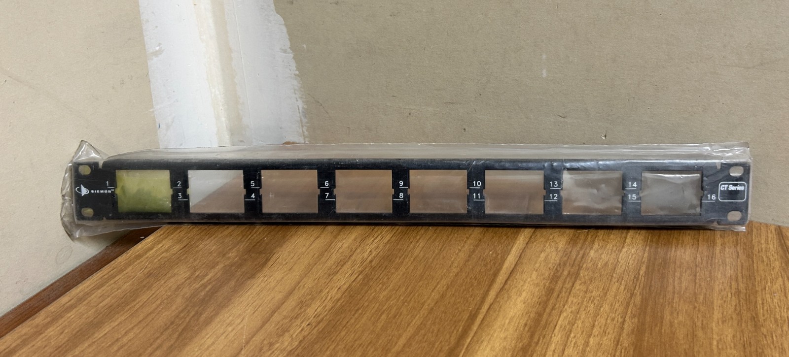 SIEMON CT-PNL-16 CT SERIES PATCH PANEL