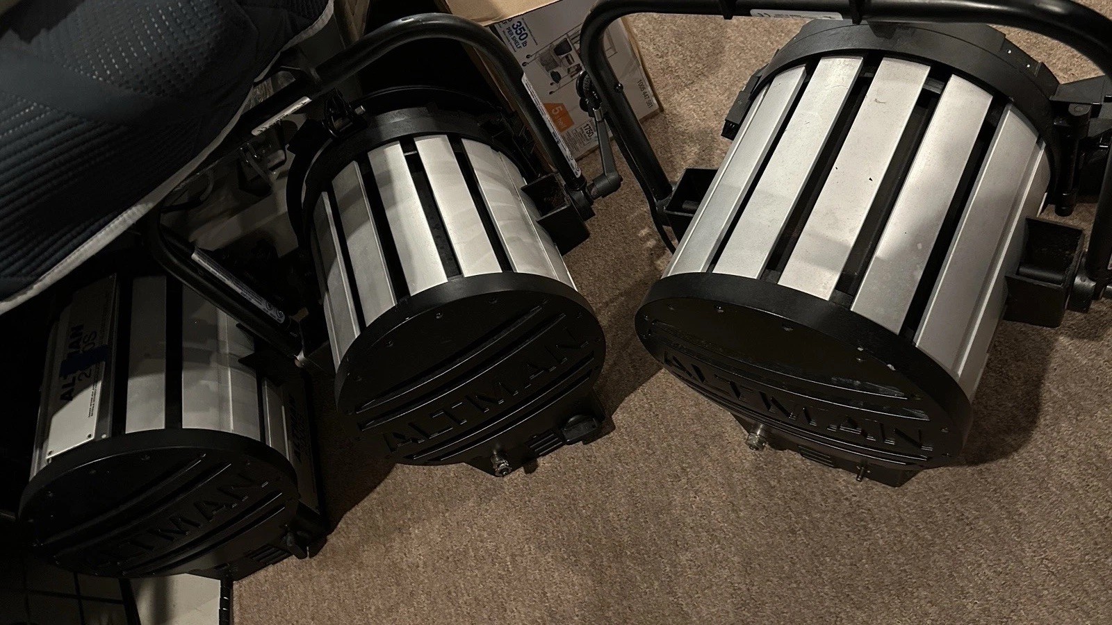 Altman Fresnel Stage Studio Light Television  Film TV lighting 2000s 1000l 650l