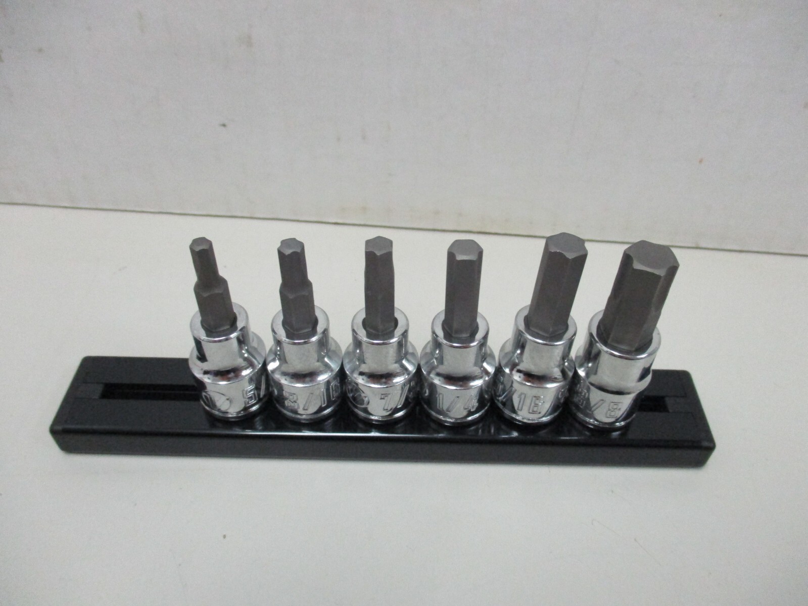 Craftsman V Series 6 pc SAE Hex Bit Socket Set on Magnetic Rail