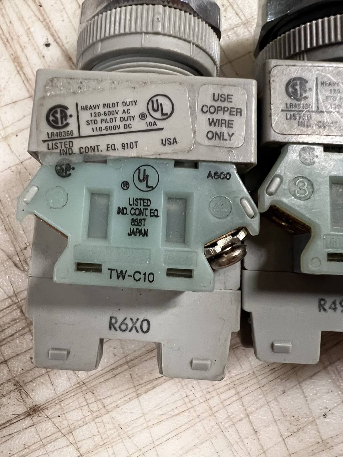 IDEC Selector Switch ASLW39920D-G QTY X4