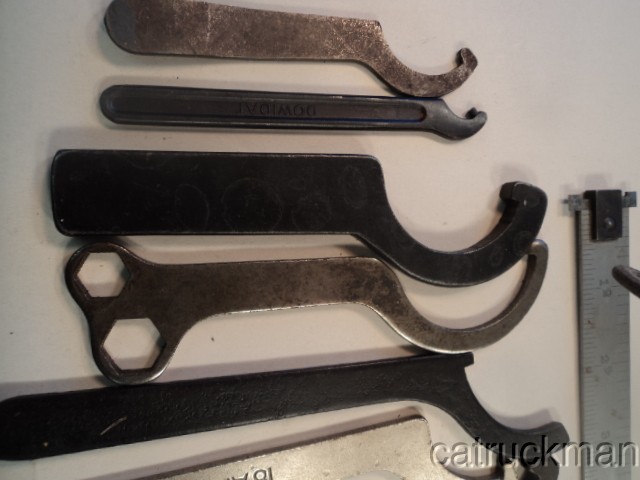 12 Different Hook Spanners Very Small to 1-3/4"