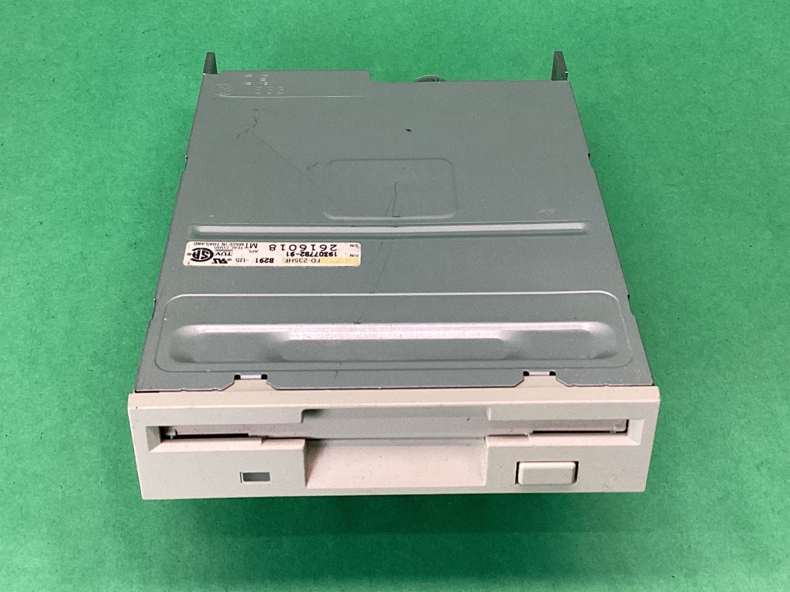 TEAC FD-235HF 3.5” Floppy Internal Beige Disk Drive - 193077B2-91 - UNTESTED