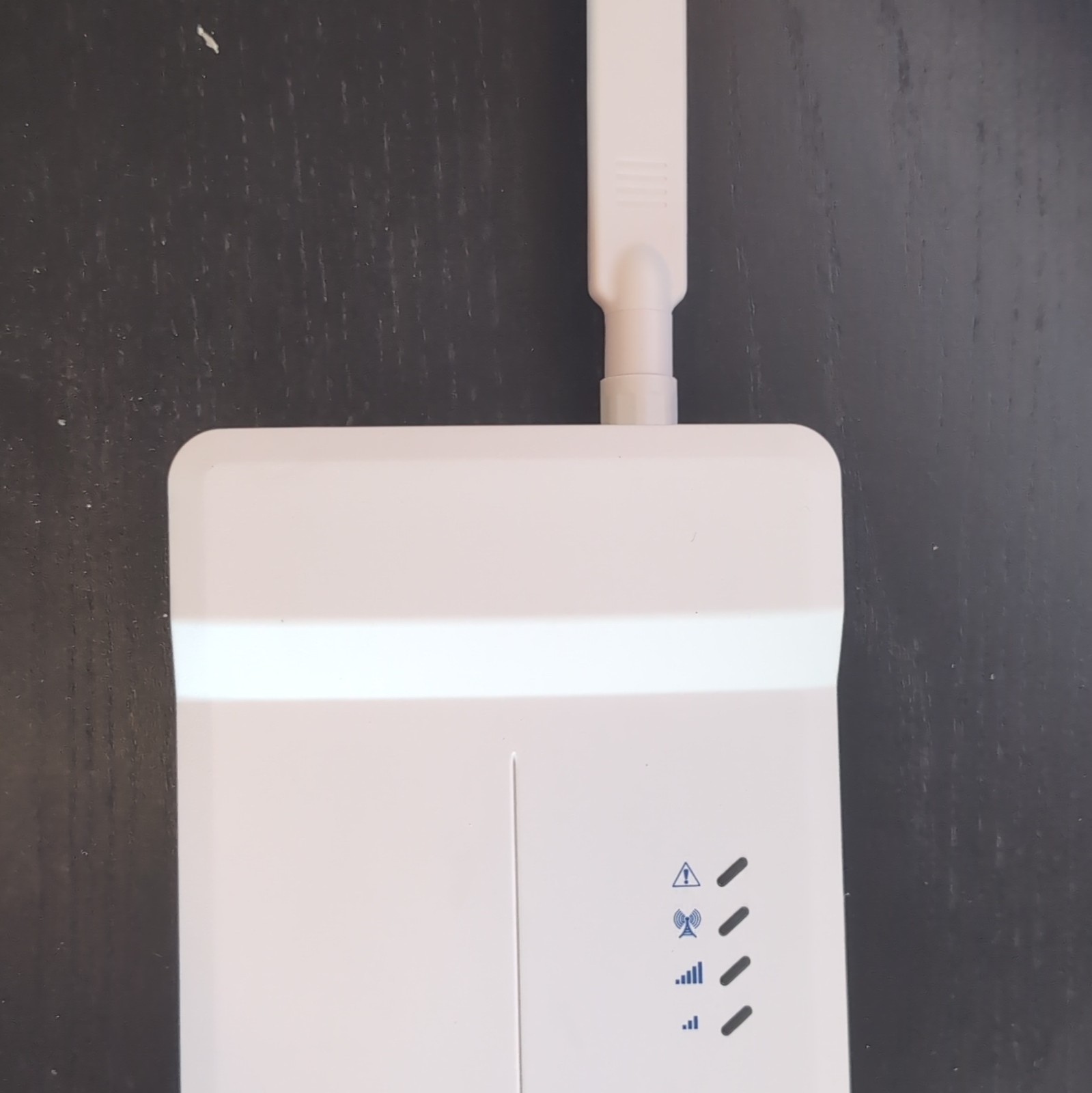 LE4000RF V5.0 ADT UA724 REV01, Includes Battery & Antenna.