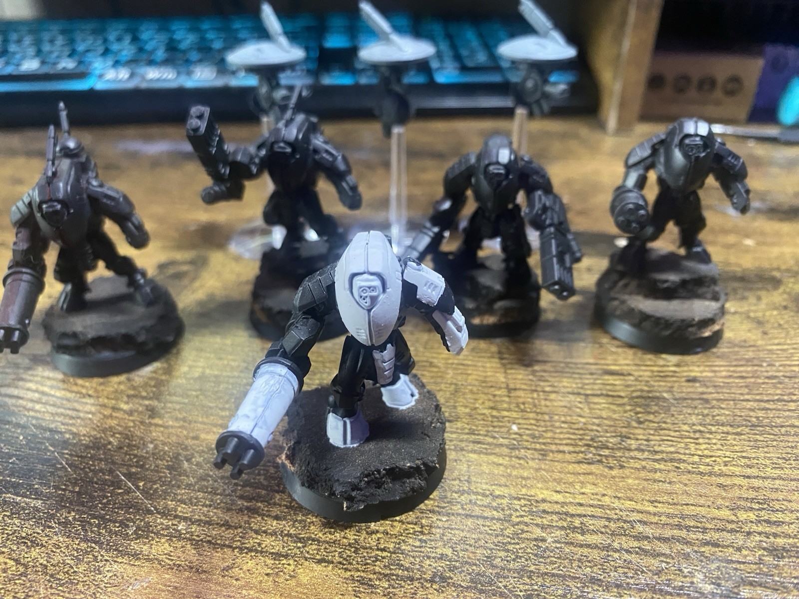 XV26 Stealth Battlesuits Kill Team. Assembled