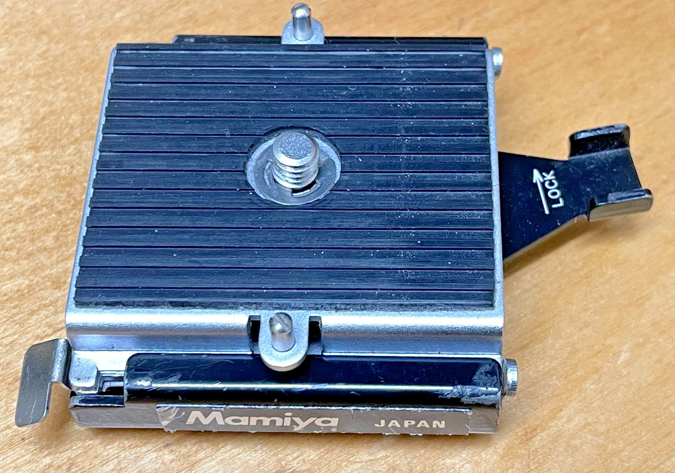 MAMIYA C330 - Quick shoe Model 2  Tripod mount/release
