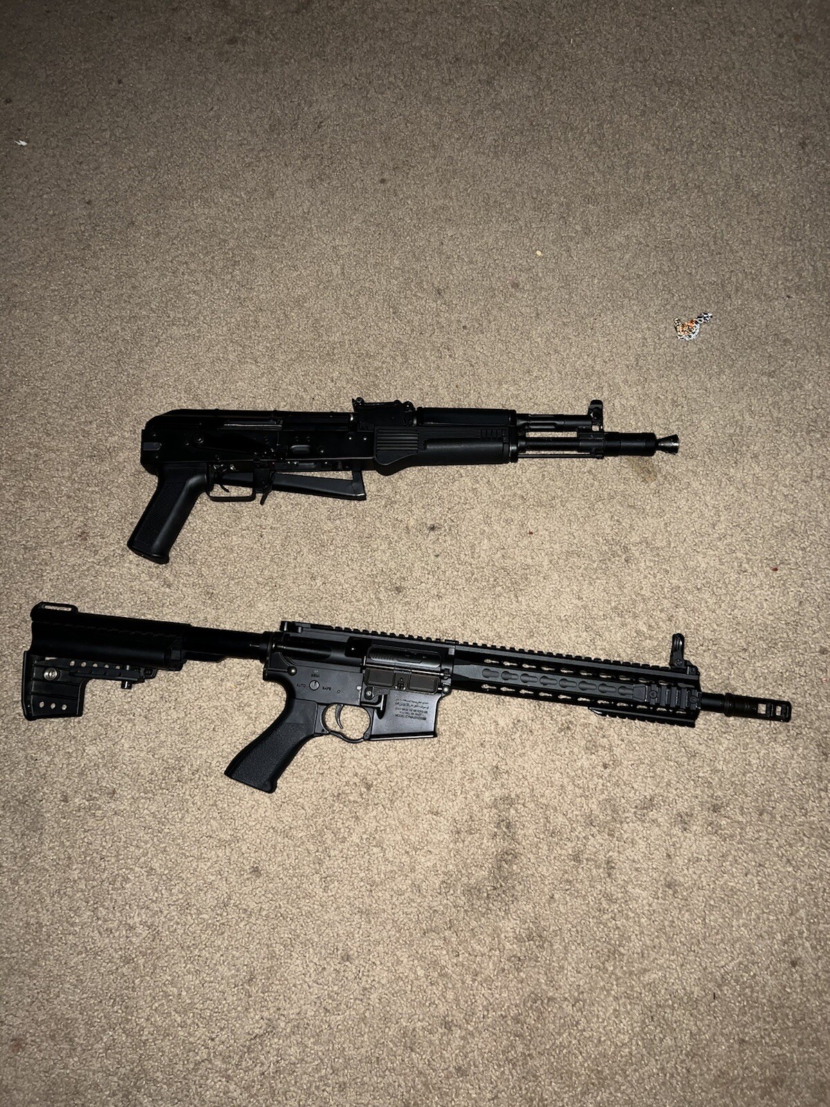 airsoft m4 and ak