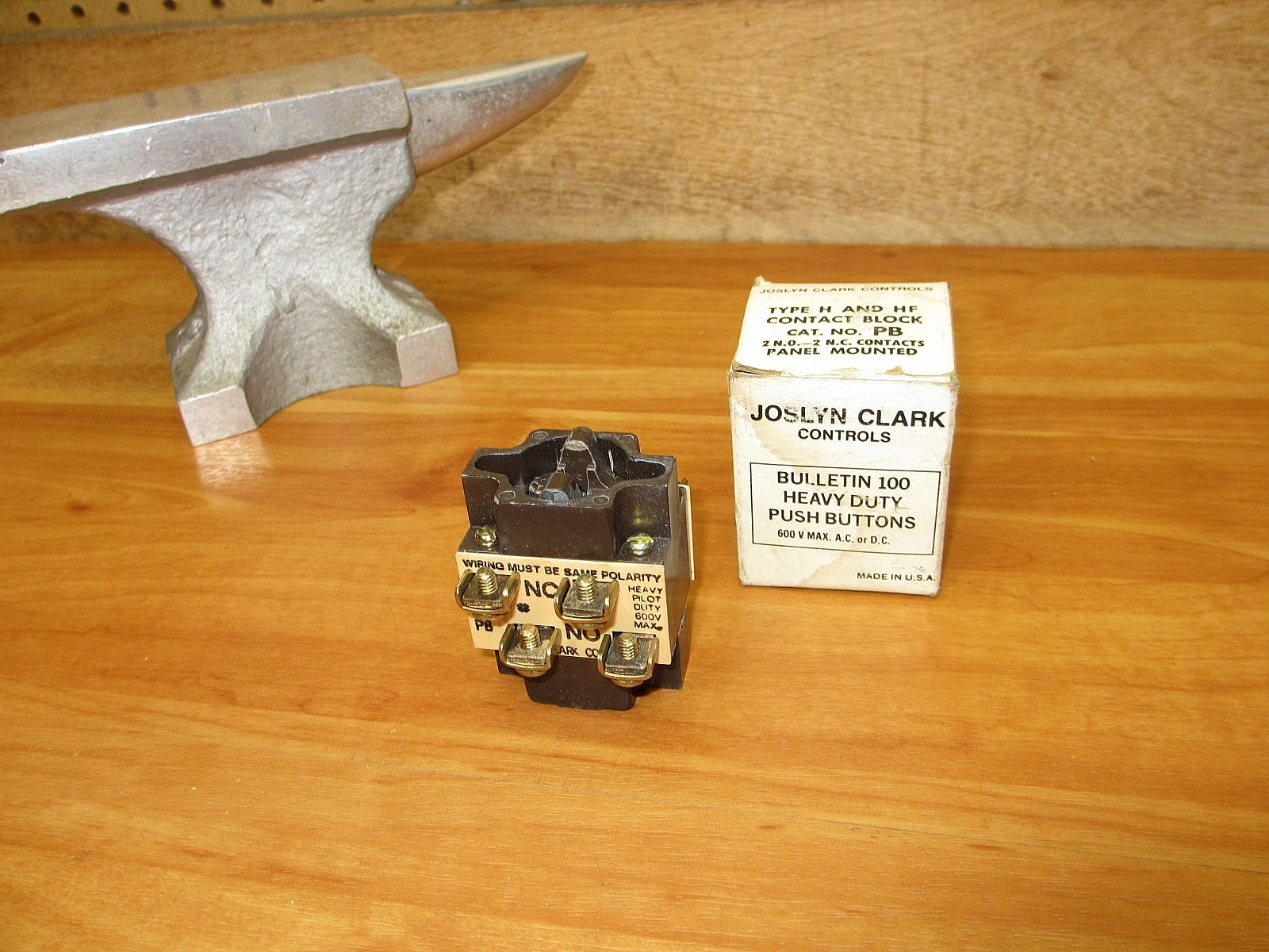Joslyn Clark PB *NEW* Bulletin 100 Push Button Contact Block Type H & HF