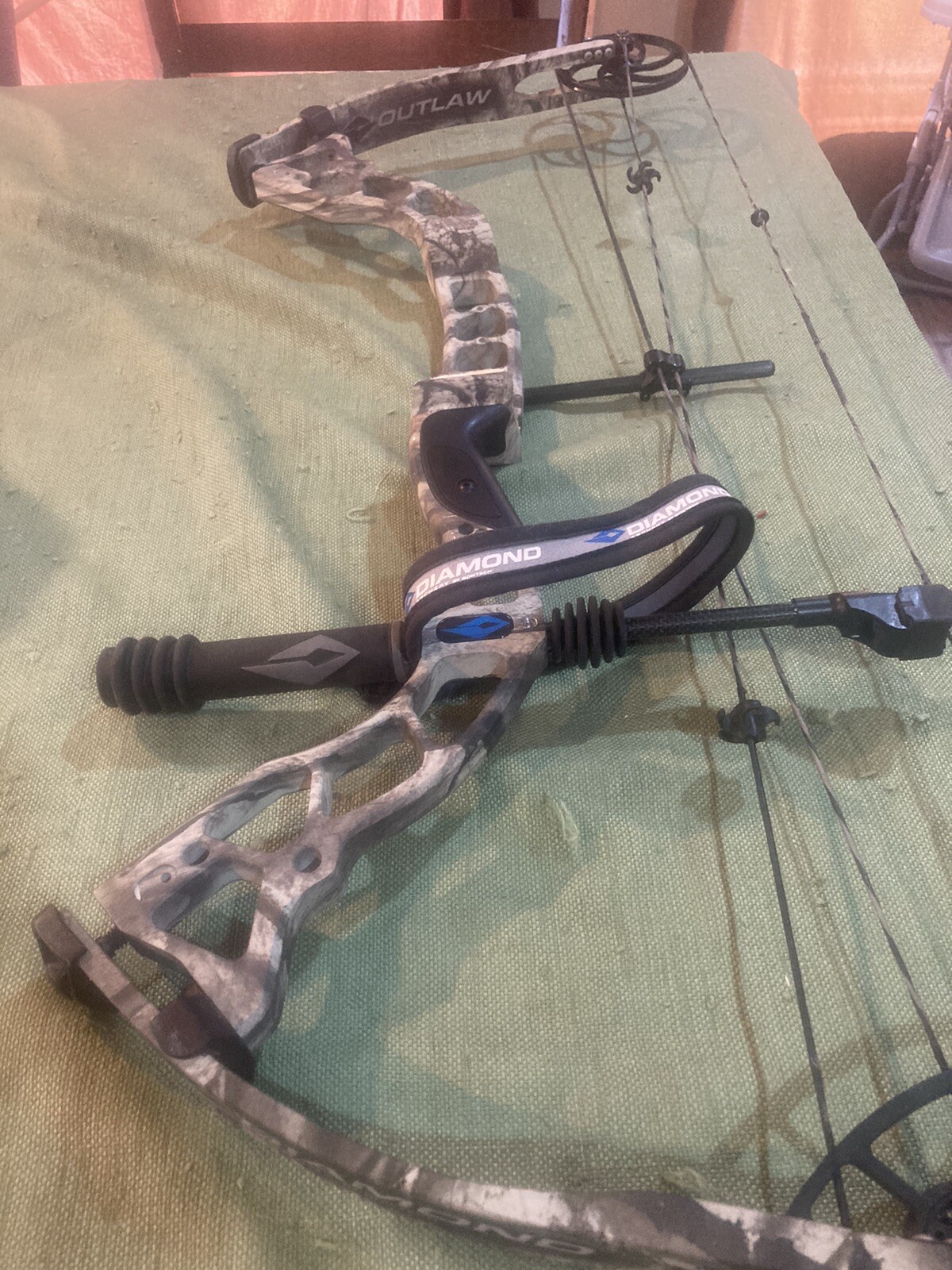 Diamond Outlaw Compound Bow