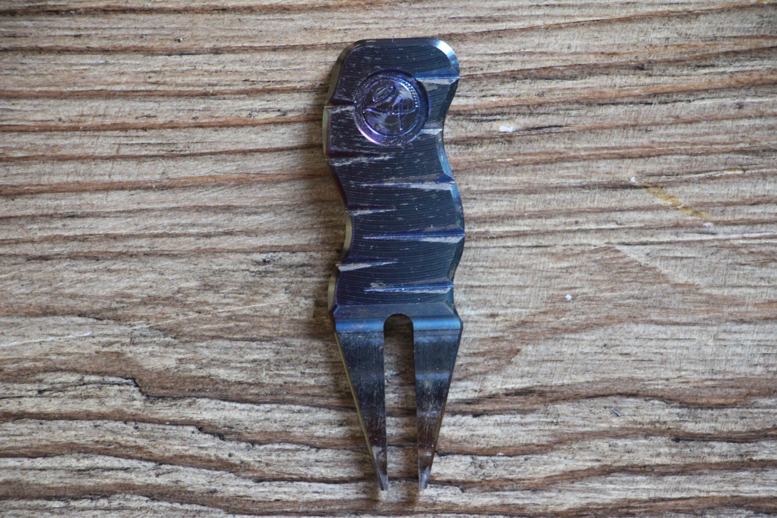 Two Talents Pearl Divot Tool